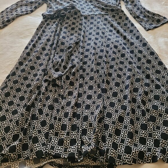 Donna Morgan Wrap Dress – Size 14 - Picture 2 of 3
